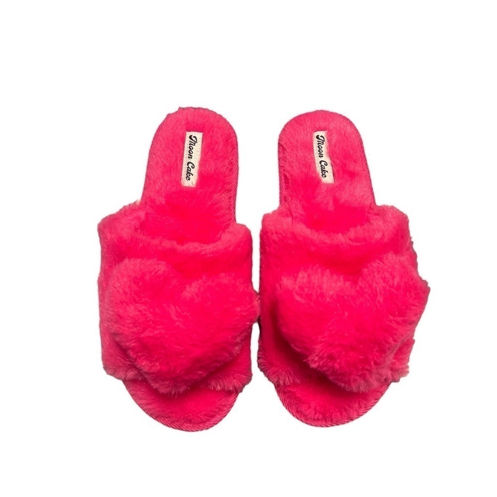 Moon Cake Heart Slippers. Pink. Small. NWT